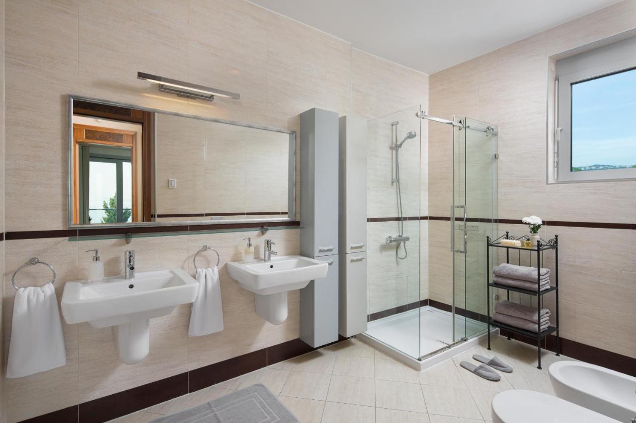 Villa Arentz Residence - Front Sea Apartments Opatija Ngoại thất bức ảnh